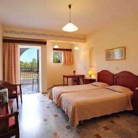 Ilaria Hotel Kalamákion Esterno foto