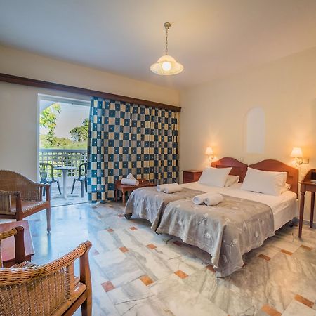 Ilaria Hotel Kalamákion Esterno foto