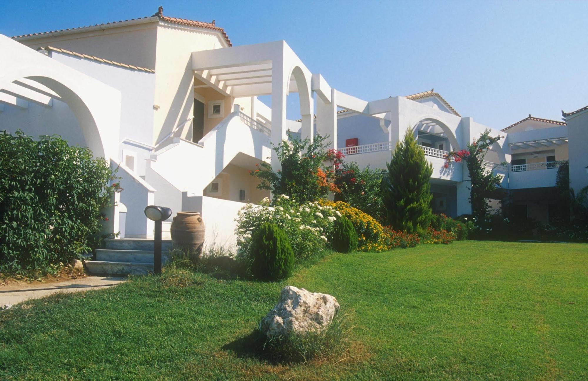 Ilaria Hotel Kalamákion Esterno foto